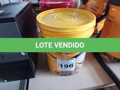 LOTE 196 - 01 BALDE DE VEDACIT, ADITIVO IMPERMEABILIZANTE PARA CONCRETOS E ARGAMASSAS 18L. (NO ESTADO) ATENÇÃO! FAZER A VISITAÇÃO ANTES DE ARREMATAR, NÃO SABEMOS SE FUNCIONA. LEILÃO NÃO TEM GARANTIA E NEM DEVOLUÇÃO, SUJEITO A POSSÍVEIS AVARIAS VISÍVEIS/OCULTAS E/OU AUSÊNCIA DE COMPONENTES.