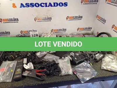 LOTE 328 - 01 LOTE COM DIVERSOS PERIFÉRICOS DE INFORMÁTICA. (NO ESTADO) ATENÇÃO! FAZER A VISITAÇÃO ANTES DE ARREMATAR, NÃO SABEMOS SE FUNCIONA. LEILÃO NÃO TEM GARANTIA E NEM DEVOLUÇÃO, SUJEITO A POSSÍVEIS AVARIAS VISÍVEIS/OCULTAS E/OU AUSÊNCIA DE COMPONENTES.