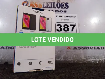 LOTE 387 - 01 CELULAR MOTOC MODELO:XT1750 8GB MARCA LENOVO. (NO ESTADO) ATENÇÃO! FAZER A VISITAÇÃO ANTES DE ARREMATAR, NÃO SABEMOS SE FUNCIONA. LEILÃO NÃO TEM GARANTIA E NEM DEVOLUÇÃO, SUJEITO A POSSÍVEIS AVARIAS VISÍVEIS/OCULTAS E/OU AUSÊNCIA DE COMPONENTES.