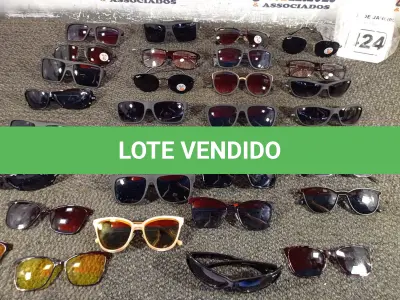 LOTE 424 - 01 LOTE COM ÓCULOS DE SOL.(NO ESTADO) ATENÇÃO! FAZER A VISITAÇÃO ANTES DE ARREMATAR, NÃO SABEMOS SE FUNCIONA. LEILÃO NÃO TEM GARANTIA E NEM DEVOLUÇÃO, SUJEITO A POSSÍVEIS AVARIAS VISÍVEIS/OCULTAS E/OU AUSÊNCIA DE COMPONENTES.