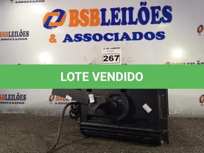 LOTE 267 - 01 LUMINÁRIA PARA ESTÚDIO LINE UP. (NO ESTADO) ATENÇÃO! FAZER A VISITAÇÃO ANTES DE ARREMATAR, NÃO SABEMOS SE FUNCIONA. LEILÃO NÃO TEM GARANTIA E NEM DEVOLUÇÃO, SUJEITO A POSSÍVEIS AVARIAS VISÍVEIS/OCULTAS E/OU AUSÊNCIA DE COMPONENTES.