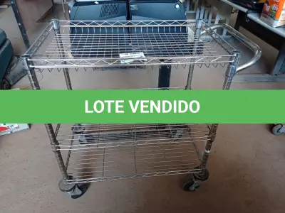 LOTE 337 - 01 CARRINHO PARA TRANSPORTE DE UTENSILIOS COM TRES DIVISOES. (NO ESTADO) ATENÇÃO! FAZER A VISITAÇÃO ANTES DE ARREMATAR, NÃO SABEMOS SE FUNCIONA. LEILÃO NÃO TEM GARANTIA E NEM DEVOLUÇÃO, SUJEITO A POSSÍVEIS AVARIAS VISÍVEIS/OCULTAS E/OU AUSÊNCIA DE COMPONENTES.