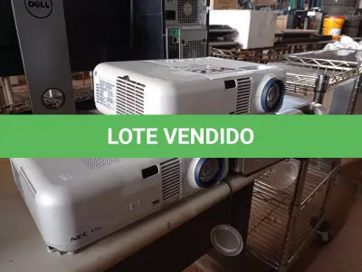 LOTE 284 - 03 PROJETORES MULTIMÍDIA PARA RETIRADA DE PEÇAS. (NO ESTADO) ATENÇÃO! FAZER A VISITAÇÃO ANTES DE ARREMATAR, NÃO SABEMOS SE FUNCIONA. LEILÃO NÃO TEM GARANTIA E NEM DEVOLUÇÃO, SUJEITO A POSSÍVEIS AVARIAS VISÍVEIS/OCULTAS E/OU AUSÊNCIA DE COMPONENTES.