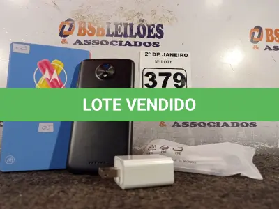 LOTE 379 - 01 CELULAR MOTOC MODELO:XT1750 8GB MARCA LENOVO. (NO ESTADO) ATENÇÃO! FAZER A VISITAÇÃO ANTES DE ARREMATAR, NÃO SABEMOS SE FUNCIONA. LEILÃO NÃO TEM GARANTIA E NEM DEVOLUÇÃO, SUJEITO A POSSÍVEIS AVARIAS VISÍVEIS/OCULTAS E/OU AUSÊNCIA DE COMPONENTES.