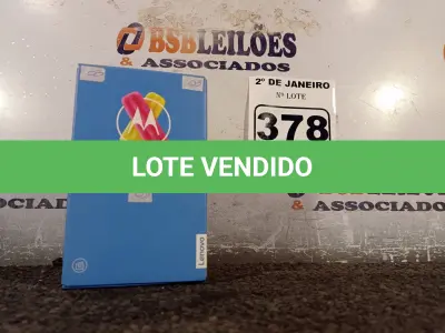 LOTE 378 - 01 CELULAR MOTOC MODELO:XT1750 8GB MARCA LENOVO. (NO ESTADO) ATENÇÃO! FAZER A VISITAÇÃO ANTES DE ARREMATAR, NÃO SABEMOS SE FUNCIONA. LEILÃO NÃO TEM GARANTIA E NEM DEVOLUÇÃO, SUJEITO A POSSÍVEIS AVARIAS VISÍVEIS/OCULTAS E/OU AUSÊNCIA DE COMPONENTES.