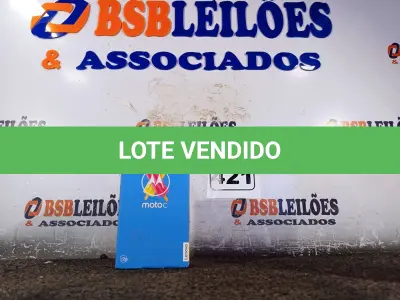 LOTE 421 - 01 CELULAR MOTOC MODELO:XT1750 8GB MARCA LENOVO. (NO ESTADO) ATENÇÃO! FAZER A VISITAÇÃO ANTES DE ARREMATAR, NÃO SABEMOS SE FUNCIONA. LEILÃO NÃO TEM GARANTIA E NEM DEVOLUÇÃO, SUJEITO A POSSÍVEIS AVARIAS VISÍVEIS/OCULTAS E/OU AUSÊNCIA DE COMPONENTES.