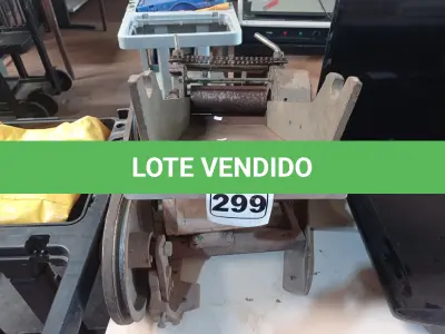 LOTE 299 - 01 CILINDRO PARA MASSAS. (NO ESTADO) ATENÇÃO! FAZER A VISITAÇÃO ANTES DE ARREMATAR, NÃO SABEMOS SE FUNCIONA. LEILÃO NÃO TEM GARANTIA E NEM DEVOLUÇÃO, SUJEITO A POSSÍVEIS AVARIAS VISÍVEIS/OCULTAS E/OU AUSÊNCIA DE COMPONENTES.
