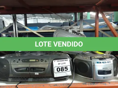 LOTE 085 - 05 APARELHOS DE SOM MARCAS E MODELOS DIVERSOS. (NO ESTADO) ATENÇÃO! FAZER A VISITAÇÃO ANTES DE ARREMATAR, NÃO SABEMOS SE FUNCIONA. LEILÃO NÃO TEM GARANTIA E NEM DEVOLUÇÃO, SUJEITO A POSSÍVEIS AVARIAS VISÍVEIS/OCULTAS E/OU AUSÊNCIA DE COMPONENTES.