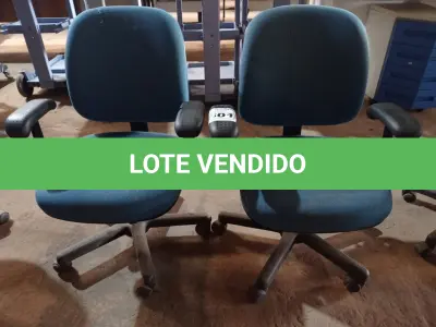 LOTE 501 - 02 CADEIRAS PARA ESCRITÓRIO COM BASE GIRATÓRIA NA COR AZUL. (NO ESTADO) ATENÇÃO! FAZER A VISITAÇÃO ANTES DE ARREMATAR, NÃO SABEMOS SE FUNCIONA. LEILÃO NÃO TEM GARANTIA E NEM DEVOLUÇÃO, SUJEITO A POSSÍVEIS AVARIAS VISÍVEIS/OCULTAS E/OU AUSÊNCIA DE COMPONENTES.