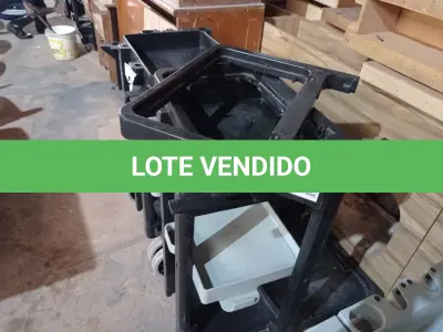 LOTE 513 - 02 CARRINHOS PARA LIMPEZA INDUSTRIAL INCOMPLETO. (NO ESTADO) ATENÇÃO! FAZER A VISITAÇÃO ANTES DE ARREMATAR, NÃO SABEMOS SE FUNCIONA. LEILÃO NÃO TEM GARANTIA E NEM DEVOLUÇÃO, SUJEITO A POSSÍVEIS AVARIAS VISÍVEIS/OCULTAS E/OU AUSÊNCIA DE COMPONENTES.