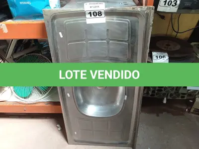 LOTE 108 - 01 PIA EM INOX CIMENTADA. (NO ESTADO) ATENÇÃO! FAZER A VISITAÇÃO ANTES DE ARREMATAR, NÃO SABEMOS SE FUNCIONA. LEILÃO NÃO TEM GARANTIA E NEM DEVOLUÇÃO, SUJEITO A POSSÍVEIS AVARIAS VISÍVEIS/OCULTAS E/OU AUSÊNCIA DE COMPONENTES.