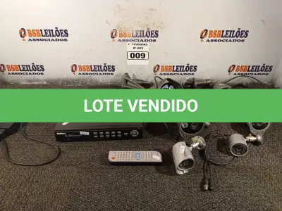 LOTE 009 - 01 DVR E VÁRIAS CÂMERAS DE SEGURANÇA. (NO ESTADO) ATENÇÃO! FAZER A VISITAÇÃO ANTES DE ARREMATAR, NÃO SABEMOS SE FUNCIONA. LEILÃO NÃO TEM GARANTIA E NEM DEVOLUÇÃO, SUJEITO A POSSÍVEIS AVARIAS VISÍVEIS/OCULTAS E/OU AUSÊNCIA DE COMPONENTES.