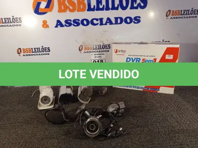 LOTE 018 - 01 DVR E VÁRIAS CÂMERAS DE SEGURANÇA. (NO ESTADO) ATENÇÃO! FAZER A VISITAÇÃO ANTES DE ARREMATAR, NÃO SABEMOS SE FUNCIONA. LEILÃO NÃO TEM GARANTIA E NEM DEVOLUÇÃO, SUJEITO A POSSÍVEIS AVARIAS VISÍVEIS/OCULTAS E/OU AUSÊNCIA DE COMPONENTES.