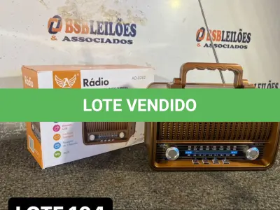 LOTE 104 - 01 CAIXA DE SOM RETRO TAMANHO G COM RADIO E BLUETOOTH EMBUTIDOS ( NOVO ) ( NO ESTADO )
