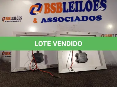 LOTE 104 - 02 PAINÉIS SOLARES 18V 10W. (NO ESTADO) ATENÇÃO! FAZER A VISITAÇÃO ANTES DE ARREMATAR, NÃO SABEMOS SE FUNCIONA. LEILÃO NÃO TEM GARANTIA E NEM DEVOLUÇÃO, SUJEITO A POSSÍVEIS AVARIAS VISÍVEIS/OCULTAS E/OU AUSÊNCIA DE COMPONENTES.