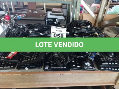 LOTE 058 - 01 LOTE COM VÁRIOS TECLADOS, CABOS DE FORÇA, MOUSES E CABOS DE VÍDEO MARCAS E MODELOS DIVERSOS. (NO ESTADO) ATENÇÃO! FAZER A VISITAÇÃO ANTES DE ARREMATAR, NÃO SABEMOS SE FUNCIONA. LEILÃO NÃO TEM GARANTIA E NEM DEVOLUÇÃO, SUJEITO A POSSÍVEIS AVARIAS VISÍVEIS/OCULTAS E/OU AUSÊNCIA DE COMPONENTES.