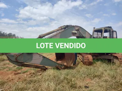LOTE 569 - 01 ESCAVADEIRA DE ESTEIRA FIATALLIS FH220, ANO 99, FALTA MOTOR DIESEL E A REDUÇÃO DO MOTOR DO GIRO. (NO ESTADO) (ERA DO EXÉRCITO, MÁQUINA POUCO TRABALHADA) (RETIRADA EM GOIÂNIA)(AGENDAR VISTORIA EM GOIÂNIA¨. 61-98153-0503 JÚNIOR)