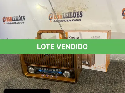 LOTE 104 - 01 CAIXA DE SOM RETRO TAMANHO G COM RADIO E BLUETOOTH EMBUTIDOS ( NOVO ) ( NO ESTADO )