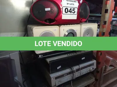 LOTE 045 - 02 APARELHOS DE SOM, 02 RECEPTORES, 01 VIDEOCASSETE, 01 APARELHOS DE DVD E 01 CENTRAL DE ILUMINAÇÃO DE EMERGÊNCIA MARCAS E MODELOS DIVERSOS. (NO ESTADO) ATENÇÃO! FAZER A VISITAÇÃO ANTES DE ARREMATAR, NÃO SABEMOS SE FUNCIONA. LEILÃO NÃO TEM GARANTIA E NEM DEVOLUÇÃO, SUJEITO A POSSÍVEIS AVARIAS VISÍVEIS/OCULTAS E/OU AUSÊNCIA DE COMPONENTES.