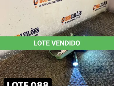 LOTE 088 - 02 LANTERNAS TATICAS PORTATEIS ( NOVO ) ( NO ESTADO )