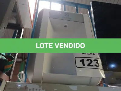 LOTE 123 - 01 PURIFICADOR DE ÁGUA MARCA ELECTROLUX. (NO ESTADO) ATENÇÃO! FAZER A VISITAÇÃO ANTES DE ARREMATAR, NÃO SABEMOS SE FUNCIONA. LEILÃO NÃO TEM GARANTIA E NEM DEVOLUÇÃO, SUJEITO A POSSÍVEIS AVARIAS VISÍVEIS/OCULTAS E/OU AUSÊNCIA DE COMPONENTES.