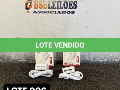 LOTE 006 - 02 KITS CARREGADORES COM ENTRADA USB DUPLA( NOVO ) ( NO ESTADO )