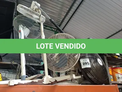 LOTE 095 - 01 LOTE COM VÁRIOS VENTILADORES MARCAS E MODELOS DIVERSOS. (NO ESTADO) ATENÇÃO! FAZER A VISITAÇÃO ANTES DE ARREMATAR, NÃO SABEMOS SE FUNCIONA. LEILÃO NÃO TEM GARANTIA E NEM DEVOLUÇÃO, SUJEITO A POSSÍVEIS AVARIAS VISÍVEIS/OCULTAS E/OU AUSÊNCIA DE COMPONENTES.