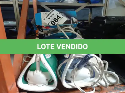 LOTE 084 - 01 LOTE COM VÁRIOS FERROS DE PASSAR ROUPAS MARCAS E MODELOS DIVERSOS. (NO ESTADO) ATENÇÃO! FAZER A VISITAÇÃO ANTES DE ARREMATAR, NÃO SABEMOS SE FUNCIONA. LEILÃO NÃO TEM GARANTIA E NEM DEVOLUÇÃO, SUJEITO A POSSÍVEIS AVARIAS VISÍVEIS/OCULTAS E/OU AUSÊNCIA DE COMPONENTES.