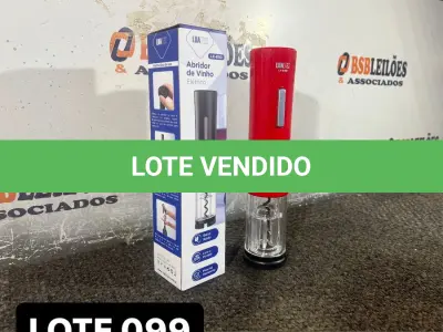 LOTE 099 - 01 ABRIDOR DE VINHO ELETRICO VERMELHO ( NOVO ) ( NO ESTADO )