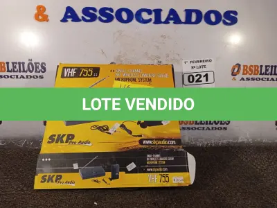 LOTE 021 - 01 KIT MICROFONE SKP. (NO ESTADO) ATENÇÃO! FAZER A VISITAÇÃO ANTES DE ARREMATAR, NÃO SABEMOS SE FUNCIONA. LEILÃO NÃO TEM GARANTIA E NEM DEVOLUÇÃO, SUJEITO A POSSÍVEIS AVARIAS VISÍVEIS/OCULTAS E/OU AUSÊNCIA DE COMPONENTES.