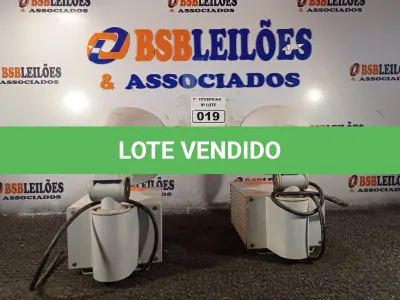LOTE 019 - 02 LUMINÁRIAS PARA JARDIM. (NO ESTADO) ATENÇÃO! FAZER A VISITAÇÃO ANTES DE ARREMATAR, NÃO SABEMOS SE FUNCIONA. LEILÃO NÃO TEM GARANTIA E NEM DEVOLUÇÃO, SUJEITO A POSSÍVEIS AVARIAS VISÍVEIS/OCULTAS E/OU AUSÊNCIA DE COMPONENTES.
