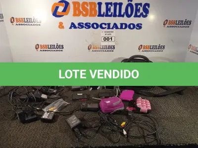 LOTE 001 - 01 LOTE COM VÁRIAS CÂMERAS FOTOGRÁFICAS MARCAS E MODELOS DIVERSOS. (NO ESTADO) ATENÇÃO! FAZER A VISITAÇÃO ANTES DE ARREMATAR, NÃO SABEMOS SE FUNCIONA. LEILÃO NÃO TEM GARANTIA E NEM DEVOLUÇÃO, SUJEITO A POSSÍVEIS AVARIAS VISÍVEIS/OCULTAS E/OU AUSÊNCIA DE COMPONENTES.