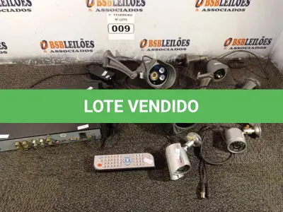 LOTE 009 - 01 DVR E VÁRIAS CÂMERAS DE SEGURANÇA. (NO ESTADO) ATENÇÃO! FAZER A VISITAÇÃO ANTES DE ARREMATAR, NÃO SABEMOS SE FUNCIONA. LEILÃO NÃO TEM GARANTIA E NEM DEVOLUÇÃO, SUJEITO A POSSÍVEIS AVARIAS VISÍVEIS/OCULTAS E/OU AUSÊNCIA DE COMPONENTES.