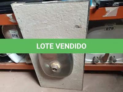 LOTE 108 - 01 PIA EM INOX CIMENTADA. (NO ESTADO) ATENÇÃO! FAZER A VISITAÇÃO ANTES DE ARREMATAR, NÃO SABEMOS SE FUNCIONA. LEILÃO NÃO TEM GARANTIA E NEM DEVOLUÇÃO, SUJEITO A POSSÍVEIS AVARIAS VISÍVEIS/OCULTAS E/OU AUSÊNCIA DE COMPONENTES.