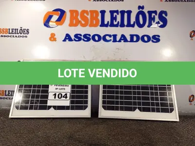 LOTE 104 - 02 PAINÉIS SOLARES 18V 10W. (NO ESTADO) ATENÇÃO! FAZER A VISITAÇÃO ANTES DE ARREMATAR, NÃO SABEMOS SE FUNCIONA. LEILÃO NÃO TEM GARANTIA E NEM DEVOLUÇÃO, SUJEITO A POSSÍVEIS AVARIAS VISÍVEIS/OCULTAS E/OU AUSÊNCIA DE COMPONENTES.