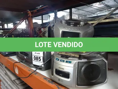 LOTE 085 - 05 APARELHOS DE SOM MARCAS E MODELOS DIVERSOS. (NO ESTADO) ATENÇÃO! FAZER A VISITAÇÃO ANTES DE ARREMATAR, NÃO SABEMOS SE FUNCIONA. LEILÃO NÃO TEM GARANTIA E NEM DEVOLUÇÃO, SUJEITO A POSSÍVEIS AVARIAS VISÍVEIS/OCULTAS E/OU AUSÊNCIA DE COMPONENTES.