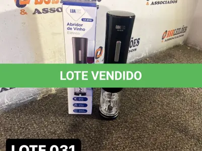 LOTE 031 - 01 ABRIDOR DE VINHO AUTOMÁTICO NA COR PRETA ( NOVO ) ( NO ESTADO )