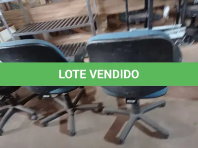 LOTE 505 - 02 CADEIRAS PARA ESCRITÓRIO COM BASE GIRATÓRIA NA COR AZUL. (NO ESTADO) ATENÇÃO! FAZER A VISITAÇÃO ANTES DE ARREMATAR, NÃO SABEMOS SE FUNCIONA. LEILÃO NÃO TEM GARANTIA E NEM DEVOLUÇÃO, SUJEITO A POSSÍVEIS AVARIAS VISÍVEIS/OCULTAS E/OU AUSÊNCIA DE COMPONENTES.
