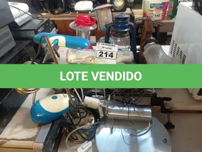 LOTE 214 - 01 LOTE COM VÁRIAS LUMINÁRIAS MARCAS E MODELOS DIVERSOS. (NO ESTADO) ATENÇÃO! FAZER A VISITAÇÃO ANTES DE ARREMATAR, NÃO SABEMOS SE FUNCIONA. LEILÃO NÃO TEM GARANTIA E NEM DEVOLUÇÃO, SUJEITO A POSSÍVEIS AVARIAS VISÍVEIS/OCULTAS E/OU AUSÊNCIA DE COMPONENTES.
