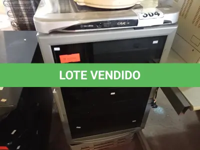 LOTE 304 - 01 ADEGA METALFRIO. (NO ESTADO) ATENÇÃO! FAZER A VISITAÇÃO ANTES DE ARREMATAR, NÃO SABEMOS SE FUNCIONA. LEILÃO NÃO TEM GARANTIA E NEM DEVOLUÇÃO, SUJEITO A POSSÍVEIS AVARIAS VISÍVEIS/OCULTAS E/OU AUSÊNCIA DE COMPONENTES.