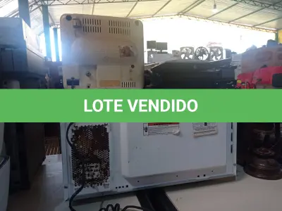 LOTE 215 - 01 GRILL, 01 TV DE TUBO E 01 MICRO-ONDAS MARCAS E MODELOS DIVERSOS. (NO ESTADO) ATENÇÃO! FAZER A VISITAÇÃO ANTES DE ARREMATAR, NÃO SABEMOS SE FUNCIONA. LEILÃO NÃO TEM GARANTIA E NEM DEVOLUÇÃO, SUJEITO A POSSÍVEIS AVARIAS VISÍVEIS/OCULTAS E/OU AUSÊNCIA DE COMPONENTES.
