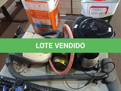 LOTE 195 - 01 ASPIRADOR DE PÓ, 01 BOMBA D’AGUA E 01 CAFETEIRA. (NO ESTADO) ATENÇÃO! FAZER A VISITAÇÃO ANTES DE ARREMATAR, NÃO SABEMOS SE FUNCIONA. LEILÃO NÃO TEM GARANTIA E NEM DEVOLUÇÃO, SUJEITO A POSSÍVEIS AVARIAS VISÍVEIS/OCULTAS E/OU AUSÊNCIA DE COMPONENTES.