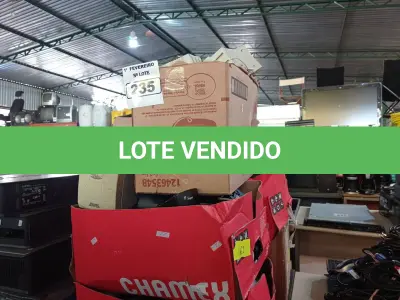 LOTE 235 - 01 LOTE COM VÁRIOS APARELHOS DE TELEFONE E CAIXINHAS DE SOM PARA PC MARCAS E MODELOS DIVERSOS. (NO ESTADO) ATENÇÃO! FAZER A VISITAÇÃO ANTES DE ARREMATAR, NÃO SABEMOS SE FUNCIONA. LEILÃO NÃO TEM GARANTIA E NEM DEVOLUÇÃO, SUJEITO A POSSÍVEIS AVARIAS VISÍVEIS/OCULTAS E/OU AUSÊNCIA DE COMPONENTES.