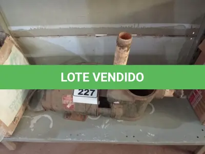 LOTE 227 - 01 BOMBA D’AGUA. (NO ESTADO) ATENÇÃO! FAZER A VISITAÇÃO ANTES DE ARREMATAR, NÃO SABEMOS SE FUNCIONA. LEILÃO NÃO TEM GARANTIA E NEM DEVOLUÇÃO, SUJEITO A POSSÍVEIS AVARIAS VISÍVEIS/OCULTAS E/OU AUSÊNCIA DE COMPONENTES.