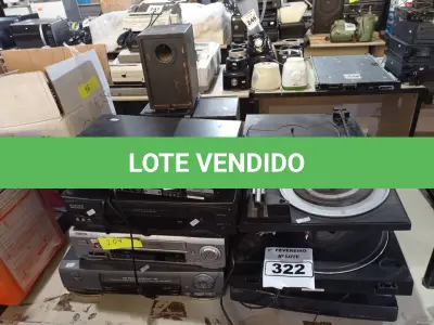 LOTE 322 - 04 VIDEOCASSETES, 01 APARELHOS DE DVD, 02 APARELHOS DE SOM E 03 TOCA DISCOS MARCAS E MODELOS DIVERSOS. (NO ESTADO) ATENÇÃO! FAZER A VISITAÇÃO ANTES DE ARREMATAR, NÃO SABEMOS SE FUNCIONA. LEILÃO NÃO TEM GARANTIA E NEM DEVOLUÇÃO, SUJEITO A POSSÍVEIS AVARIAS VISÍVEIS/OCULTAS E/OU AUSÊNCIA DE COMPONENTES.