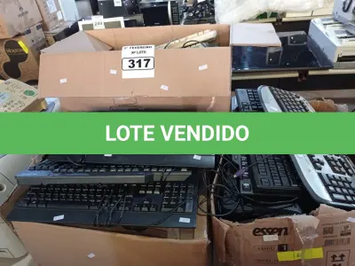 LOTE 317 - 01 LOTE COM GRANDE QUANTIDADE DE TECLADOS PARA PC MARCAS E MODELOS DIVERSOS. (NO ESTADO) ATENÇÃO! FAZER A VISITAÇÃO ANTES DE ARREMATAR, NÃO SABEMOS SE FUNCIONA. LEILÃO NÃO TEM GARANTIA E NEM DEVOLUÇÃO, SUJEITO A POSSÍVEIS AVARIAS VISÍVEIS/OCULTAS E/OU AUSÊNCIA DE COMPONENTES.