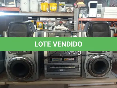 LOTE 204 - 01 APARELHO DE SOM 3X1 MARCA AIWA. (NO ESTADO) ATENÇÃO! FAZER A VISITAÇÃO ANTES DE ARREMATAR, NÃO SABEMOS SE FUNCIONA. LEILÃO NÃO TEM GARANTIA E NEM DEVOLUÇÃO, SUJEITO A POSSÍVEIS AVARIAS VISÍVEIS/OCULTAS E/OU AUSÊNCIA DE COMPONENTES.