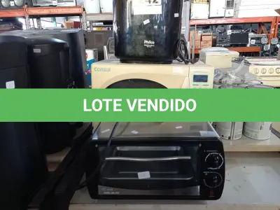 LOTE 242 - 01 FORNO ELÉTRICO, 01 MICRO-ONDAS E 01 MÁQUINA DE FAZER PÃO MARCAS E MODELOS DIVERSOS PARA RETIRADA DE PEÇAS. (NO ESTADO) ATENÇÃO! FAZER A VISITAÇÃO ANTES DE ARREMATAR, NÃO SABEMOS SE FUNCIONA. LEILÃO NÃO TEM GARANTIA E NEM DEVOLUÇÃO, SUJEITO A POSSÍVEIS AVARIAS VISÍVEIS/OCULTAS E/OU AUSÊNCIA DE COMPONENTES.