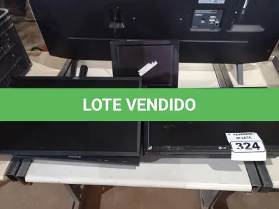 LOTE 324 - 05 MONITORES MARCAS E MODELOS DIVERSOS PARA RETIRADA DE PEÇAS. (NO ESTADO) ATENÇÃO! FAZER A VISITAÇÃO ANTES DE ARREMATAR, NÃO SABEMOS SE FUNCIONA. LEILÃO NÃO TEM GARANTIA E NEM DEVOLUÇÃO, SUJEITO A POSSÍVEIS AVARIAS VISÍVEIS/OCULTAS E/OU AUSÊNCIA DE COMPONENTES.