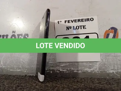 LOTE 261 - 01 CELULAR IPHONE7 PRETO. (NO ESTADO) ATENÇÃO! FAZER A VISITAÇÃO ANTES DE ARREMATAR, NÃO SABEMOS SE FUNCIONA. LEILÃO NÃO TEM GARANTIA E NEM DEVOLUÇÃO, SUJEITO A POSSÍVEIS AVARIAS VISÍVEIS/OCULTAS E/OU AUSÊNCIA DE COMPONENTES.